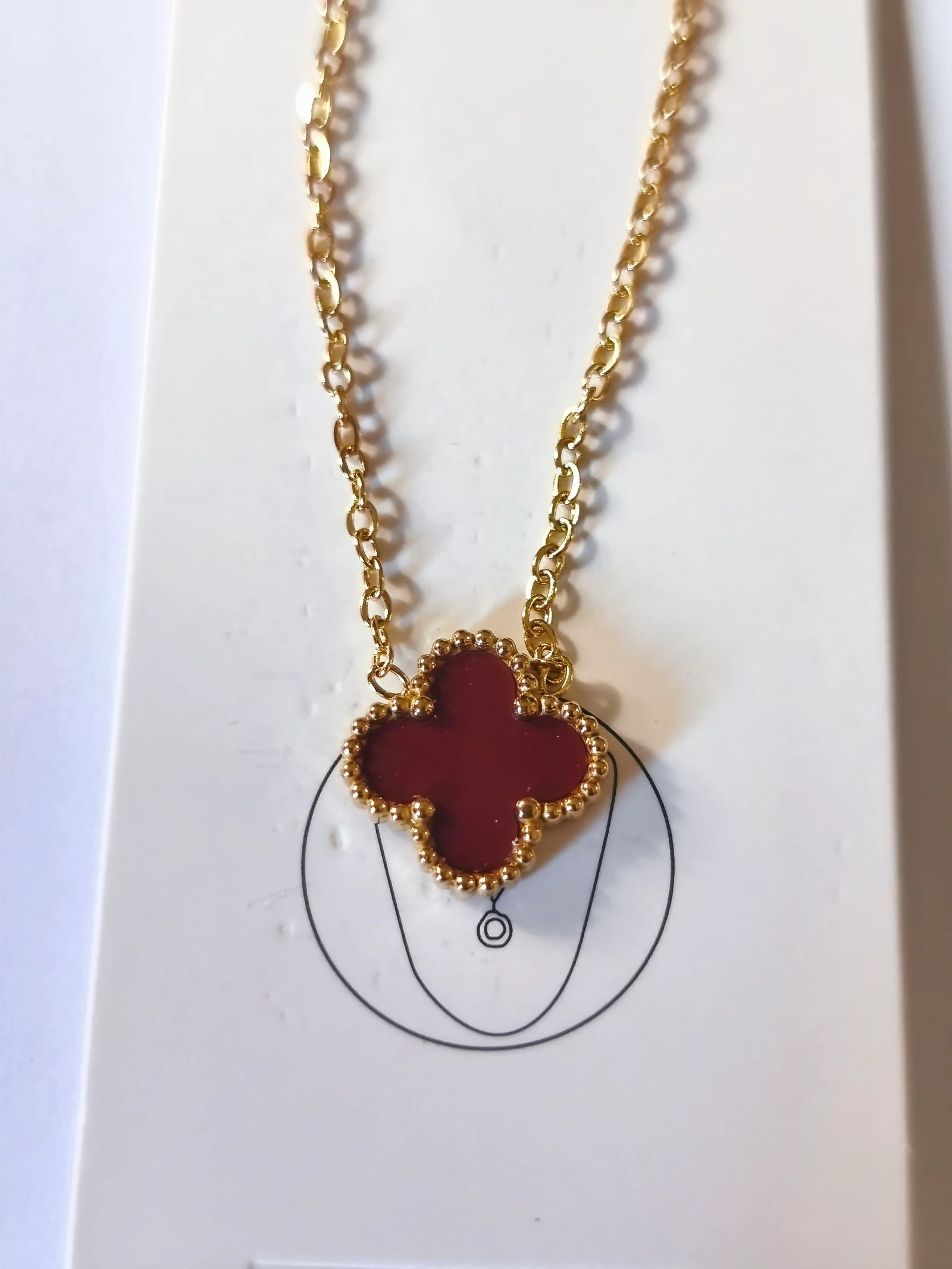 Set met halsketting, armband en rood klaver oorbellen met gouden stalen ketting – photo 5